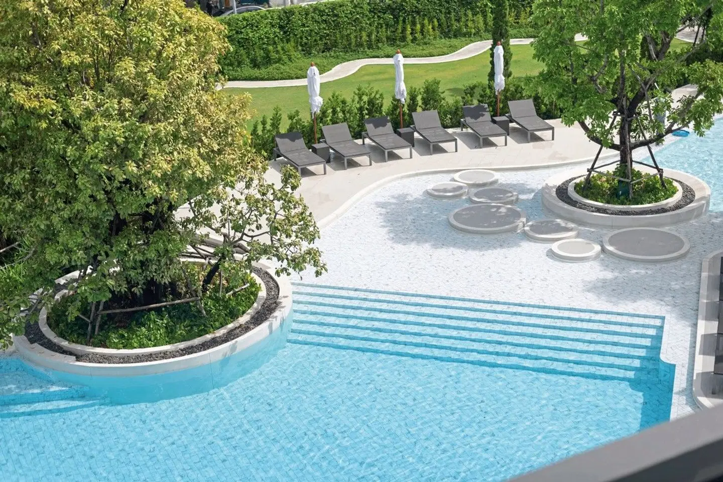 Cross Pattaya Pratamnak OUTDOOR_POOL