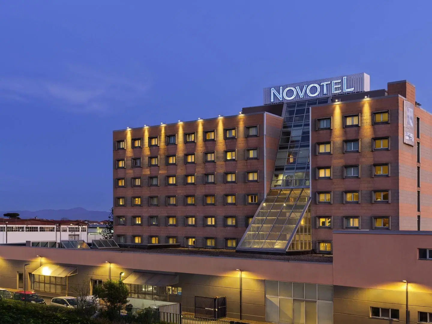 Novotel Caserta Sud Hotel EXTERIOR