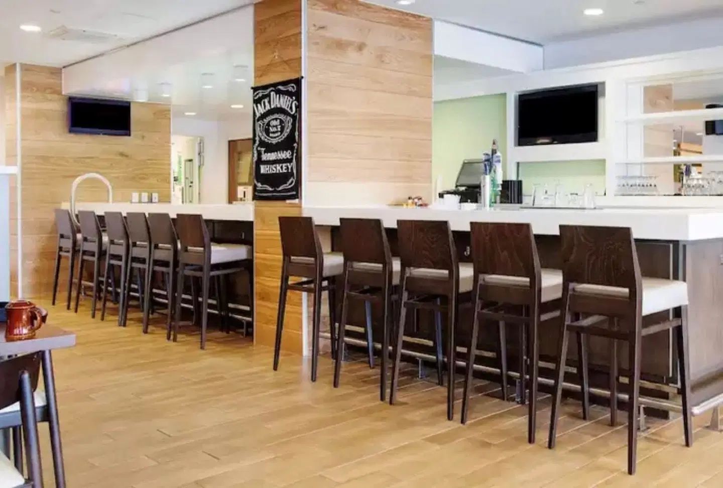 Holiday Inn Nashville-Vanderbilt (Dwtn) by IHG Bar