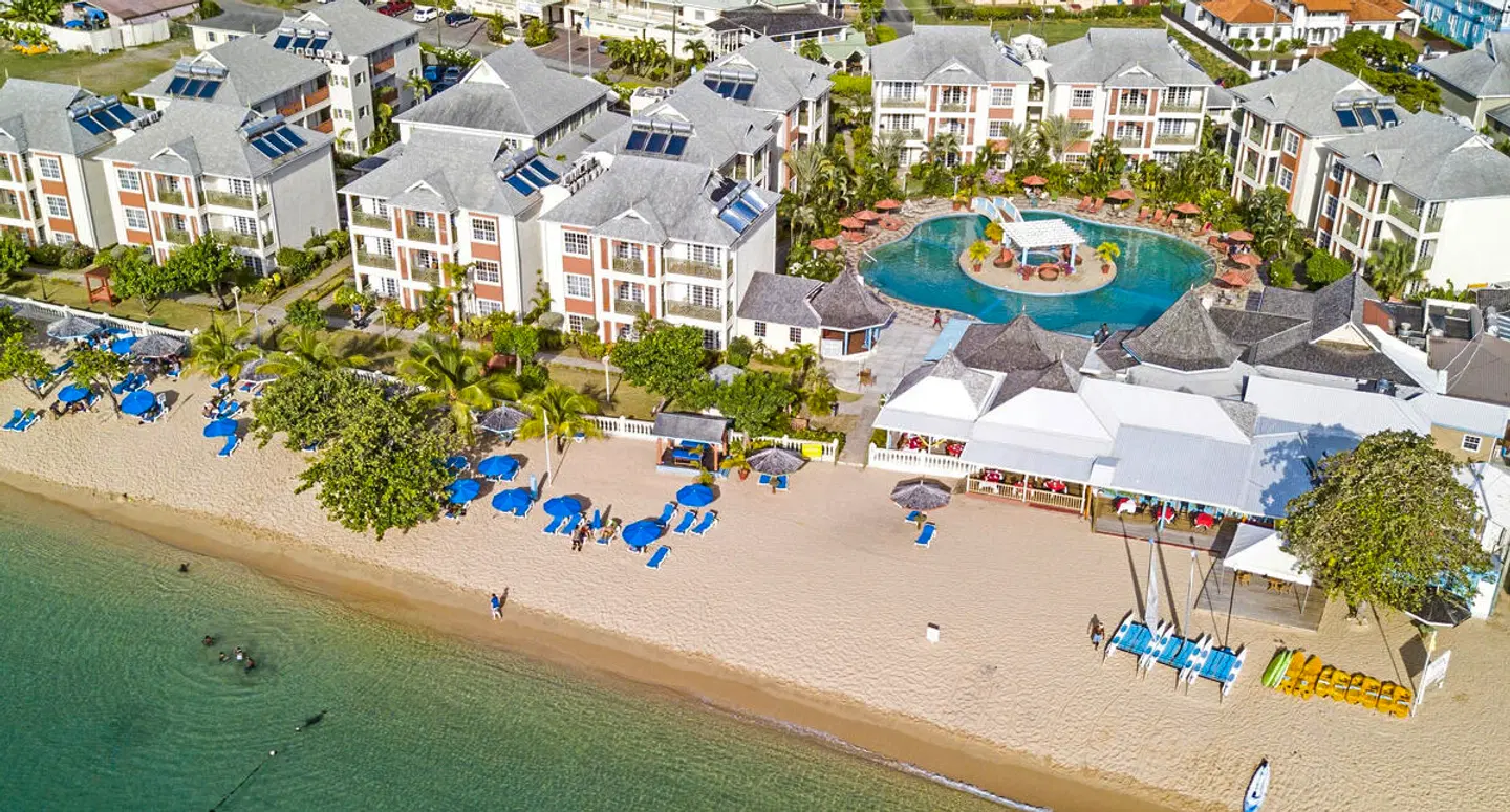 Bay Gardens Beach Resort & Spa EXTERIOR