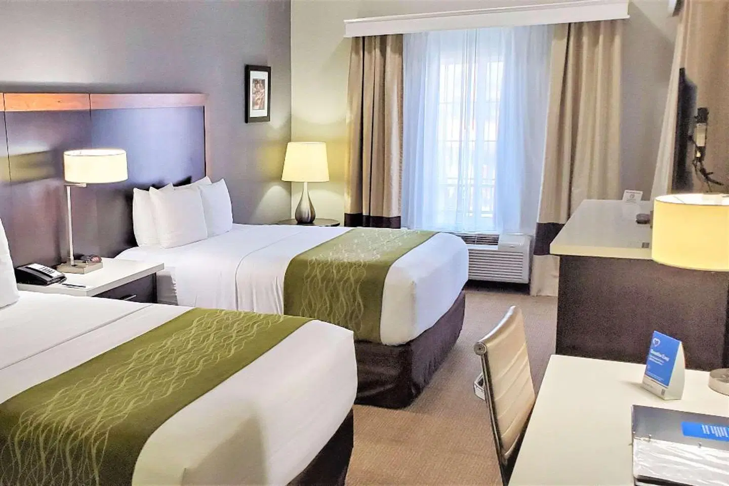 Comfort Inn & Suites Near Universal - North Hollywood - Burbank ROOM_EXAMPLE