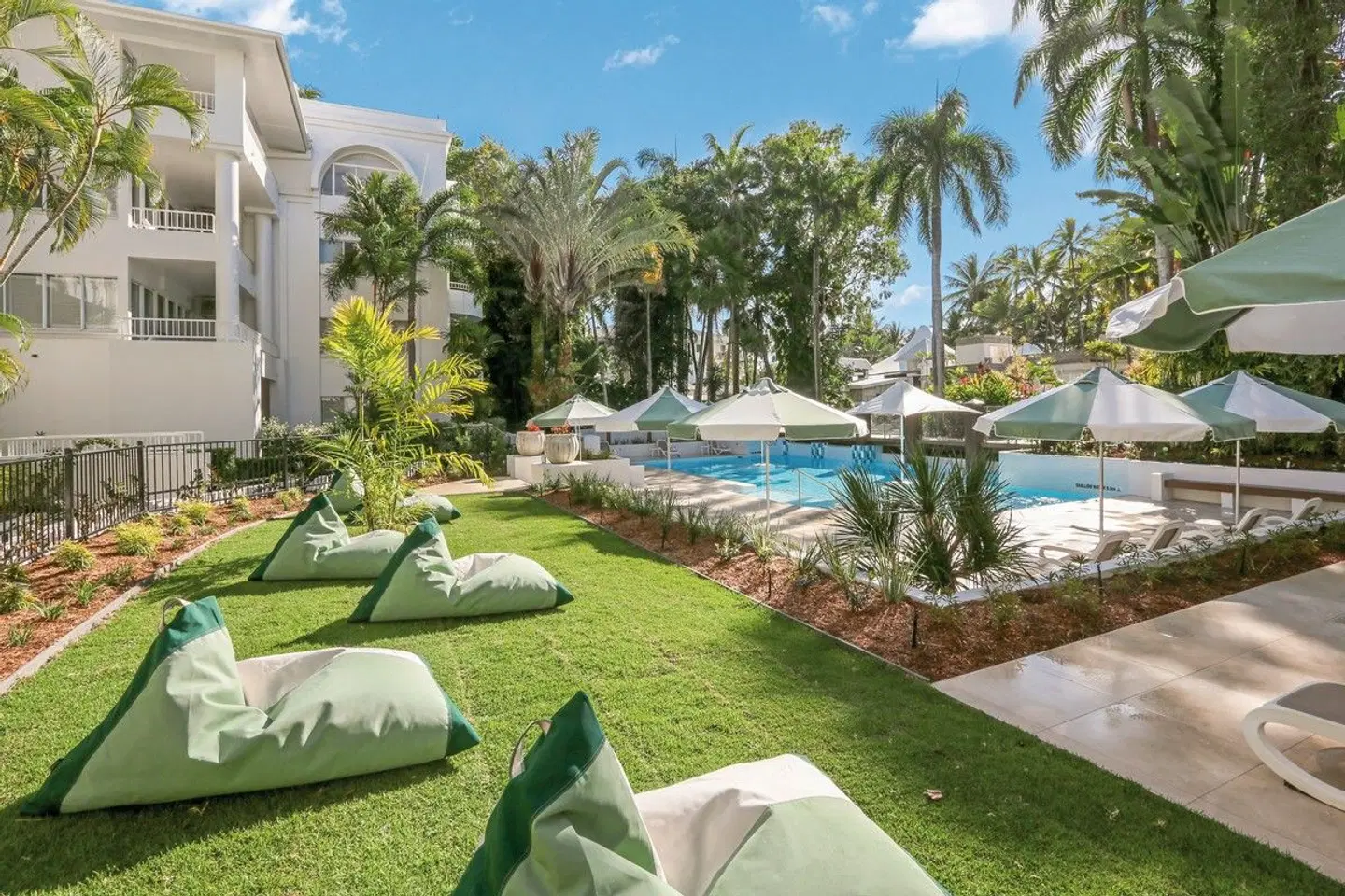 Alamanda Palm Cove by Lancemore Garten