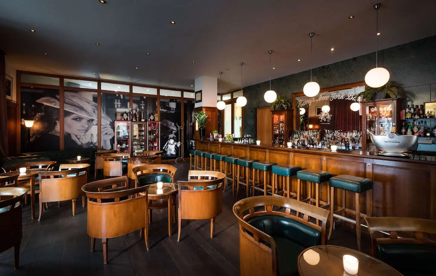 Lindner Hotel & Residence Main Plaza Bar