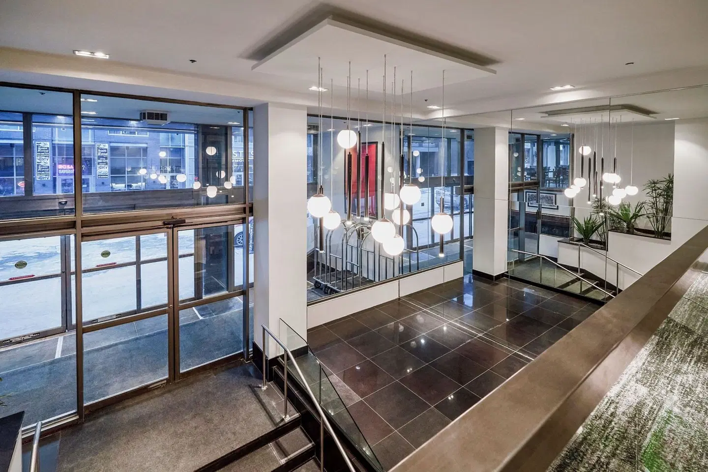 Best Western Plus Montreal Downtown-Hotel Europa ROOM_EXAMPLE