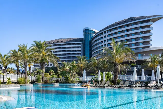 Royal Wings Hotel OUTDOOR_POOL