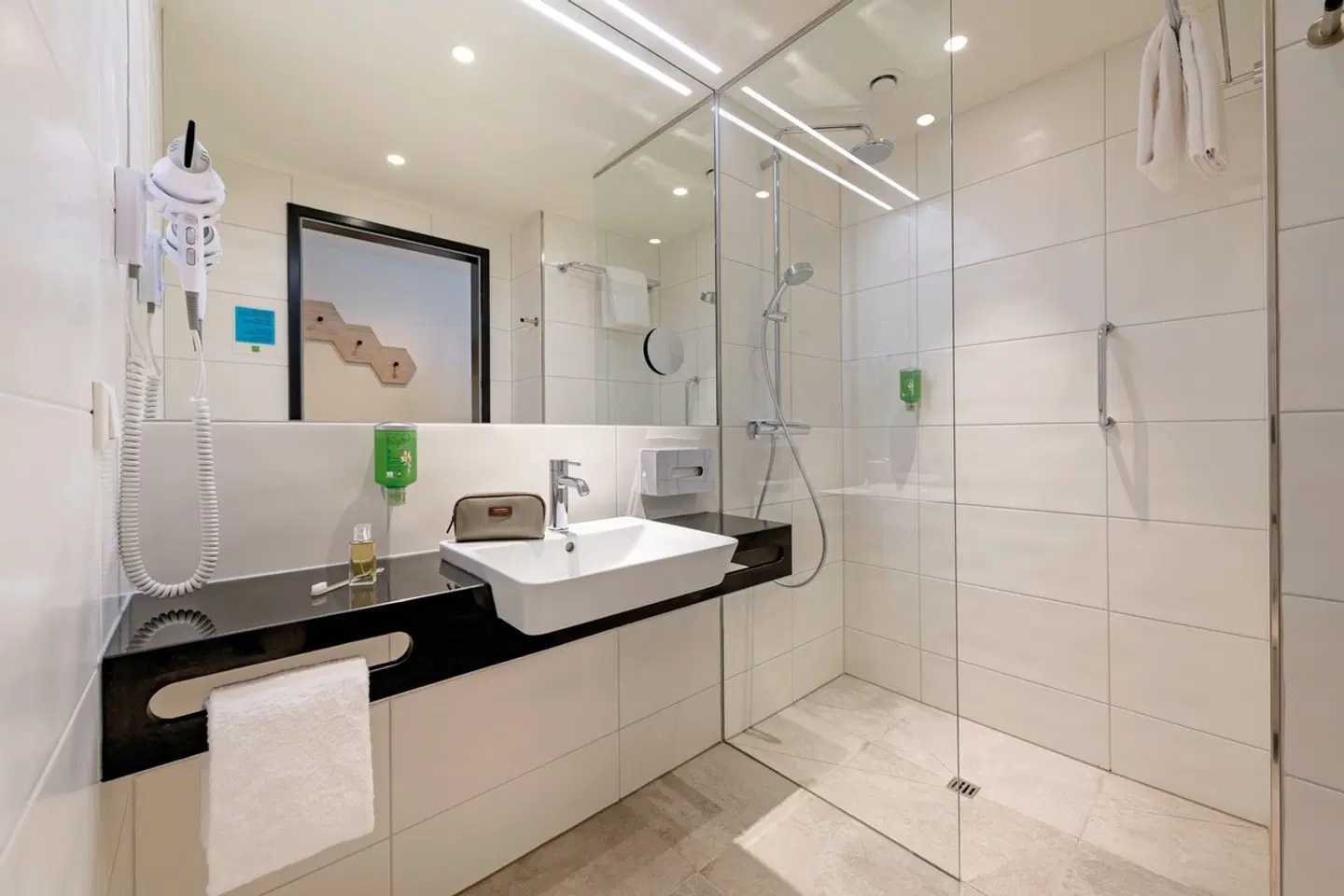 ibis Styles Bad Reichenhall Badezimmer