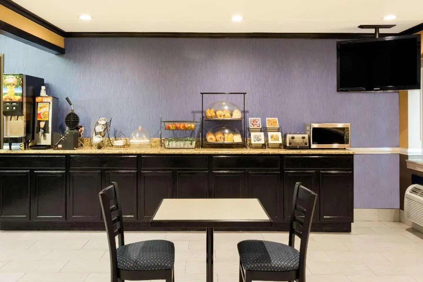 Baymont by Wyndham Memphis East Bar