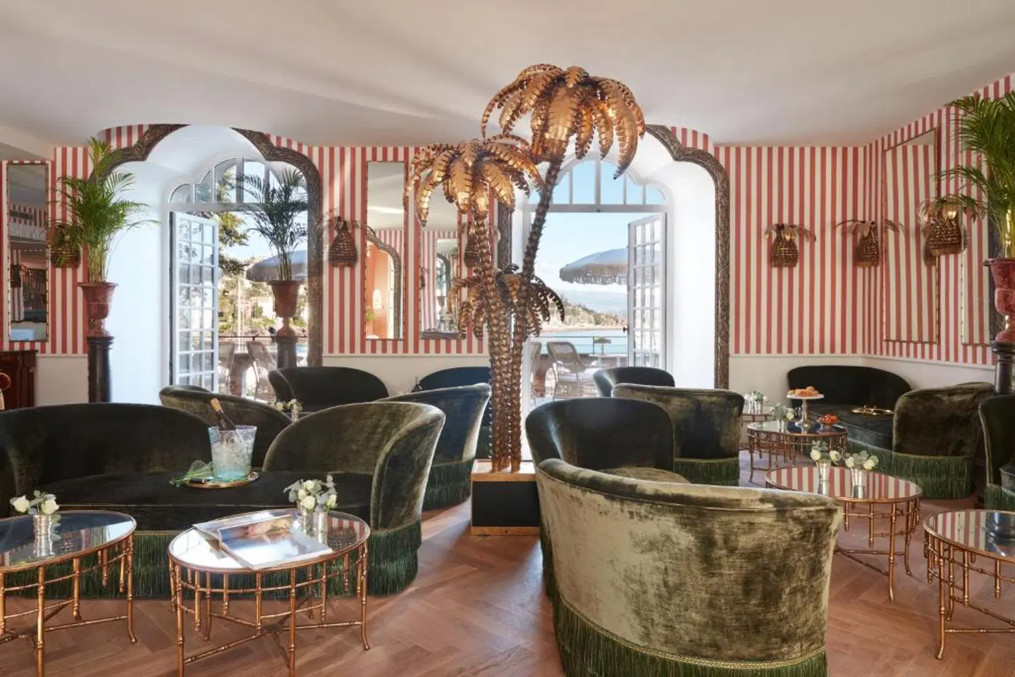 Chateau de Theoule Bar