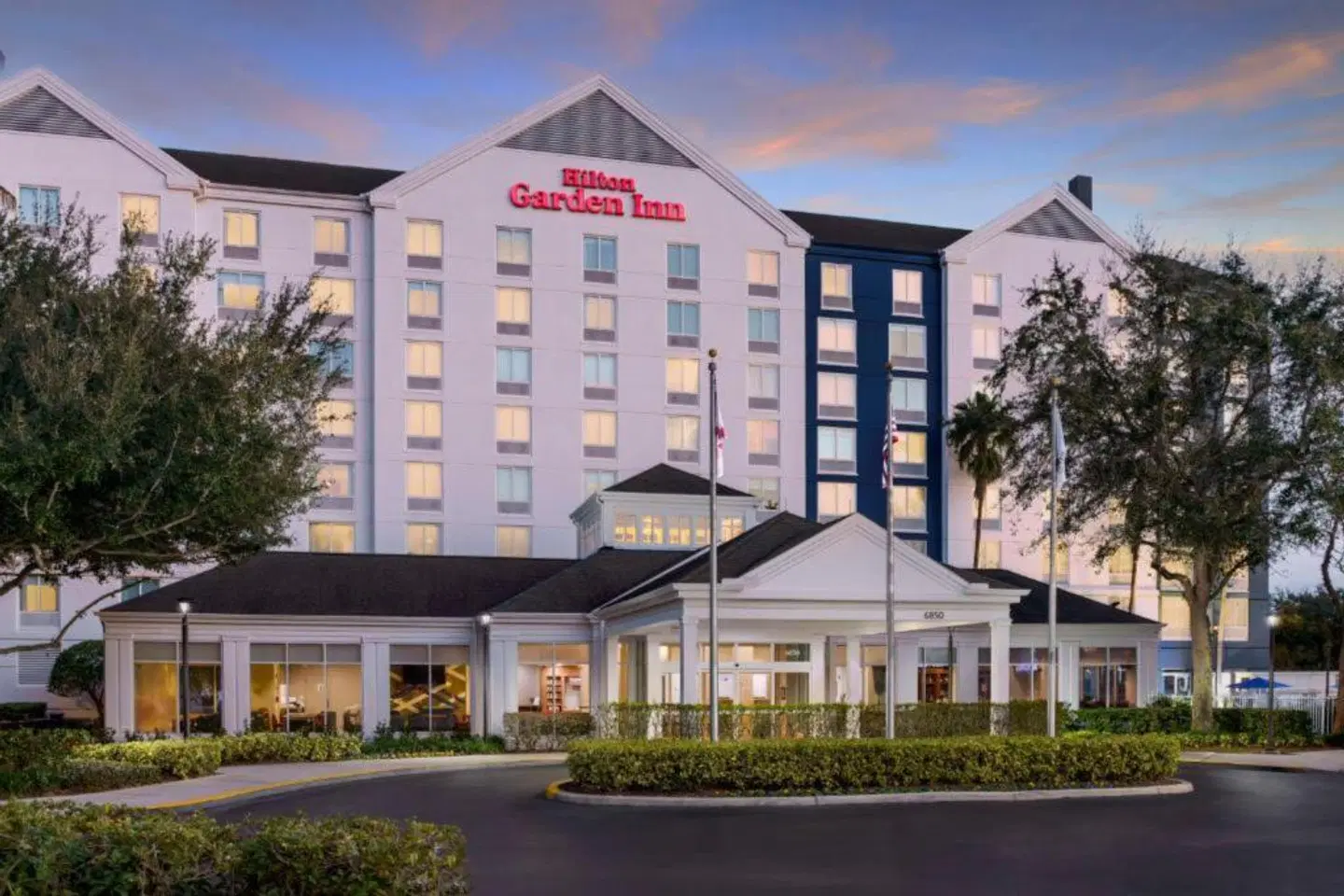 Hilton Garden Inn Orlando at SeaWorld EXTERIOR