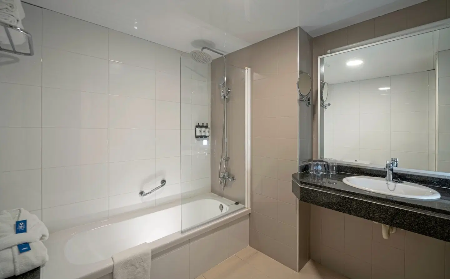 AQUA Hotel The Breeze Badezimmer