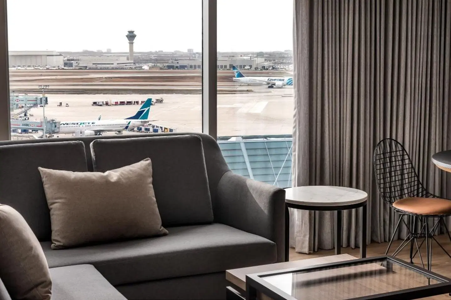 Sheraton Gateway Hotel in Toronto International Airport LOUNGE_LOBBY