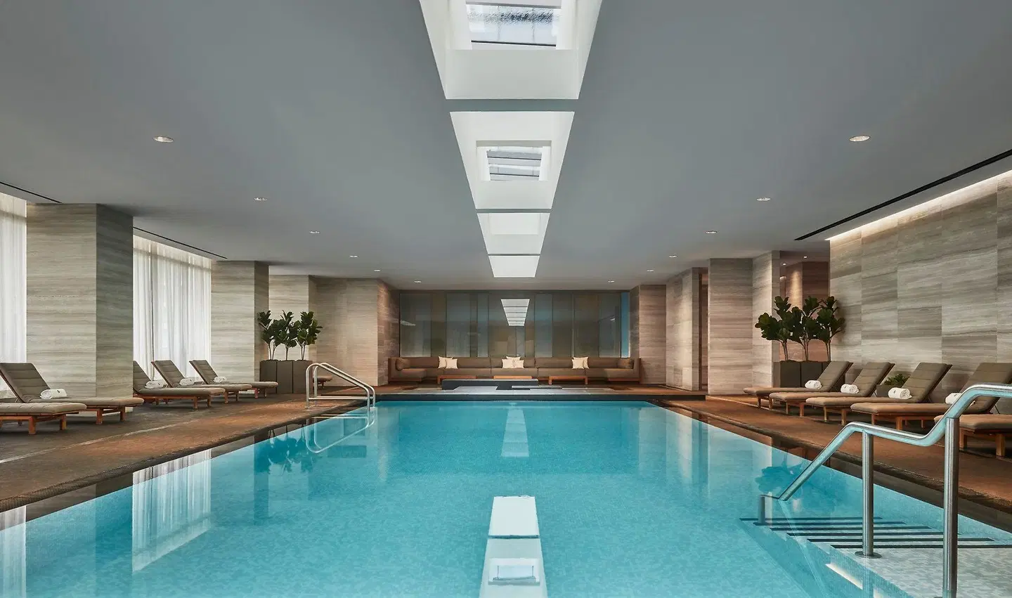 Four Seasons Hotel Toronto at Yorkville Hallenbad