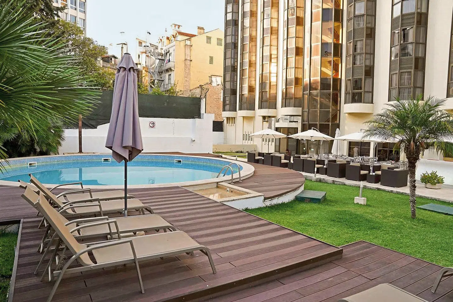 Legendary Lisboa Suites OUTDOOR_POOL