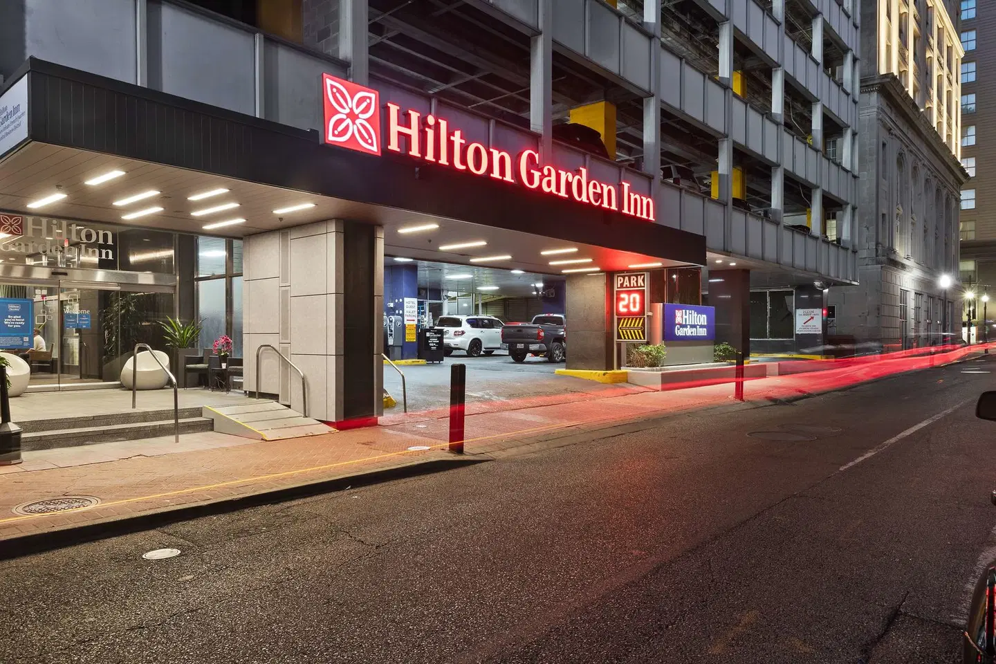 Hilton Garden Inn New Orleans French Quarter/CBD EXTERIOR