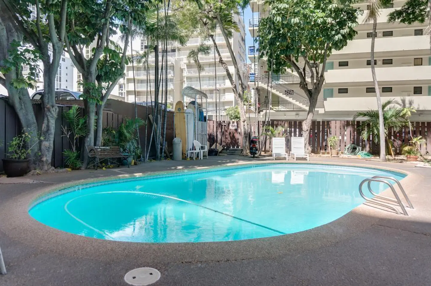Castle Waikiki Grand Hotel OUTDOOR_POOL