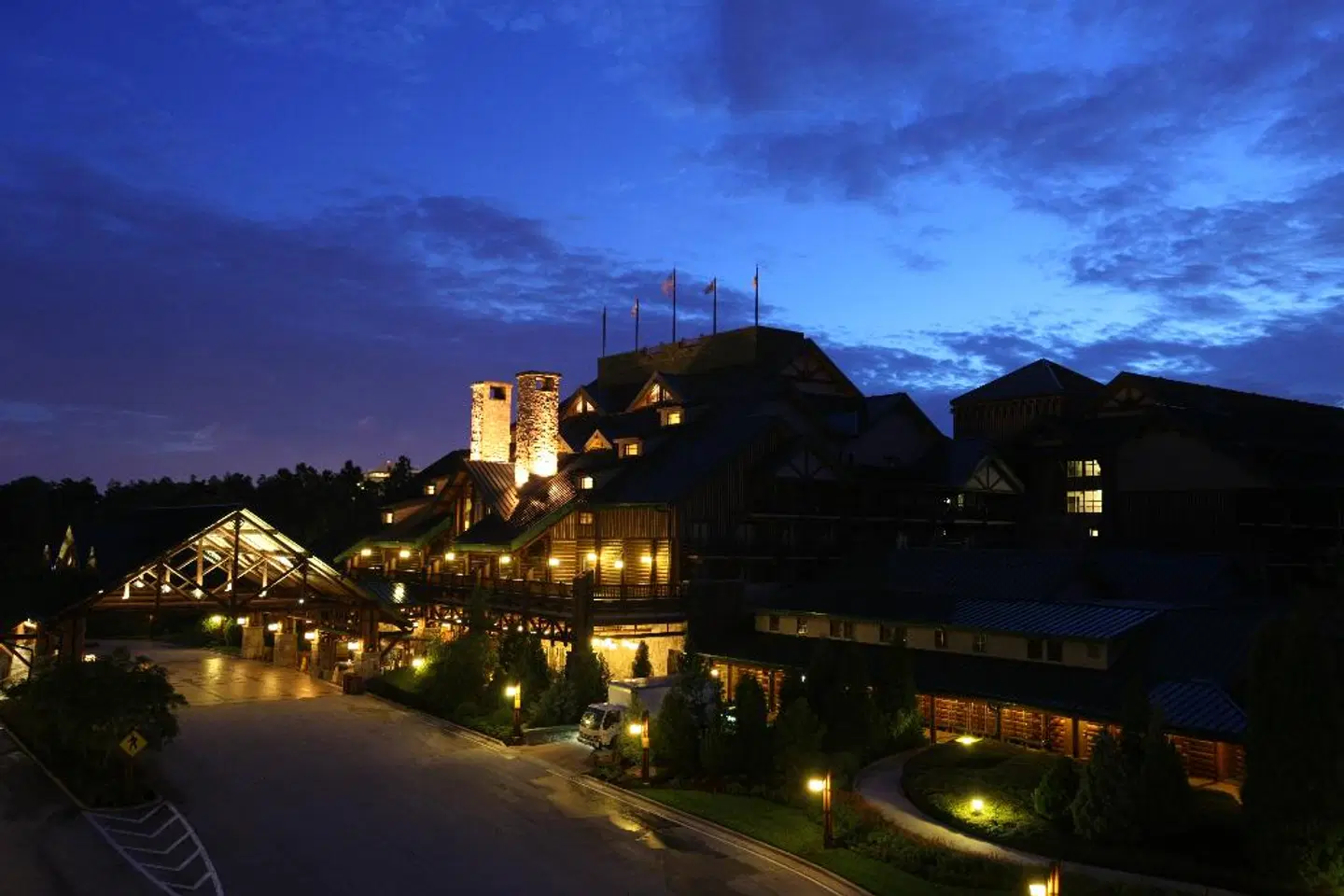Disney's Wilderness Lodge EXTERIOR