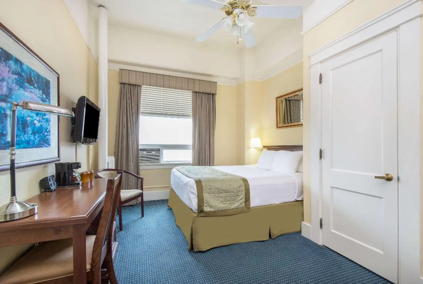 Ramada by Wyndham San Diego Gaslamp Convention Center ROOM_EXAMPLE