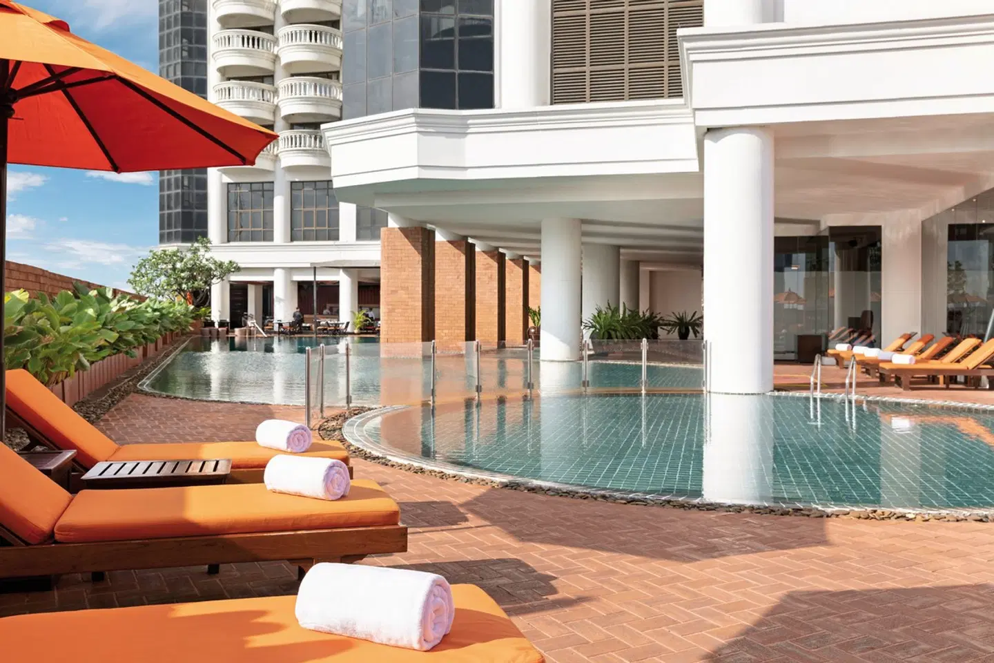 Tower Club at Lebua OUTDOOR_POOL