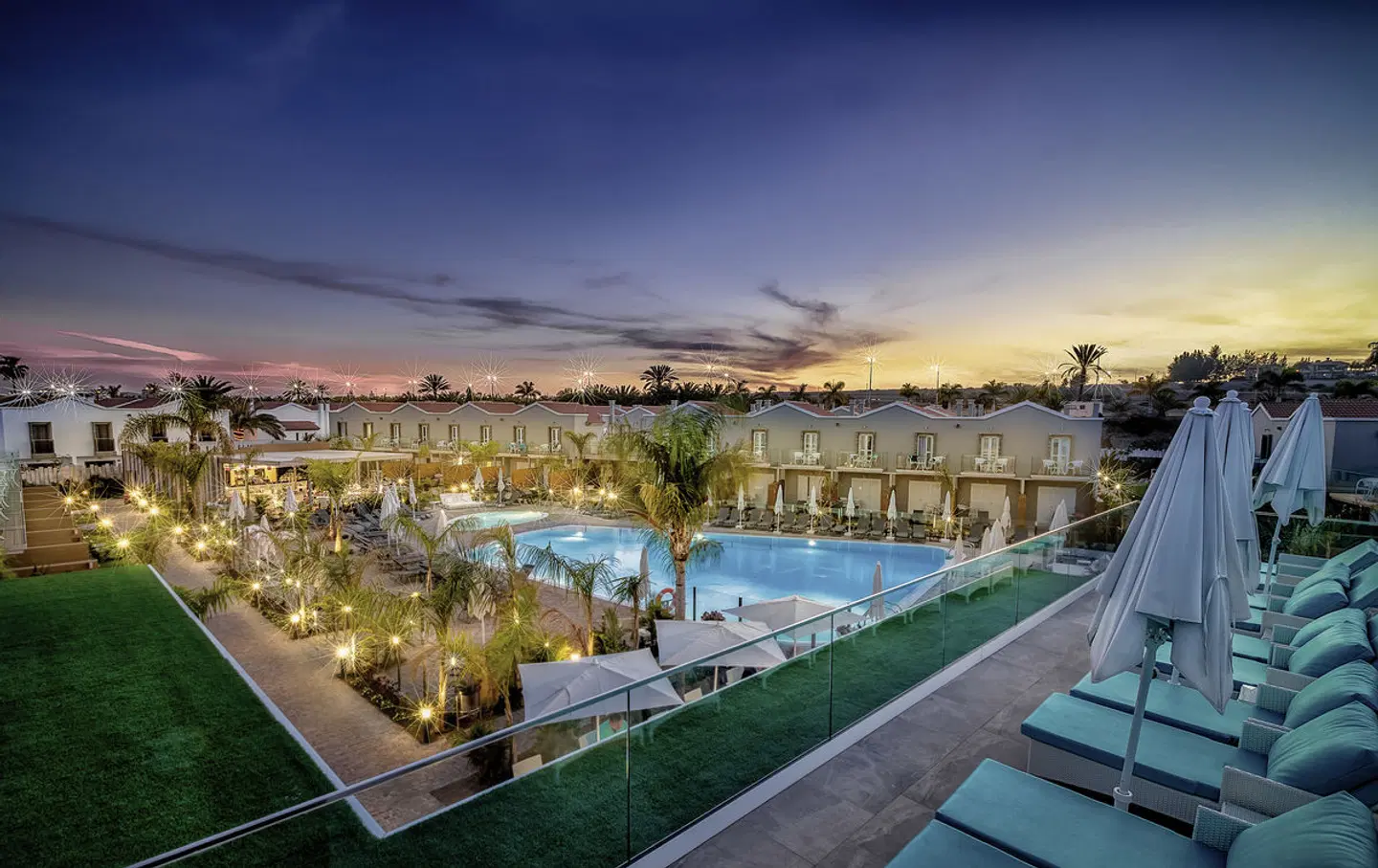 LIVVO Los Calderones OUTDOOR_POOL