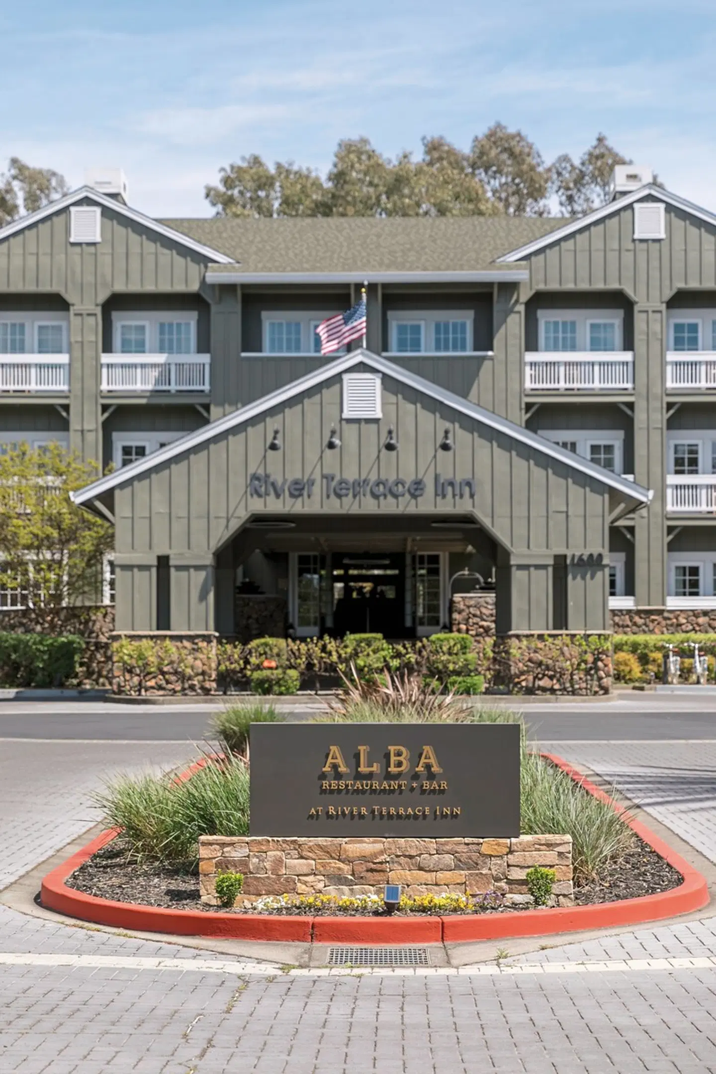 River Terrace Inn EXTERIOR