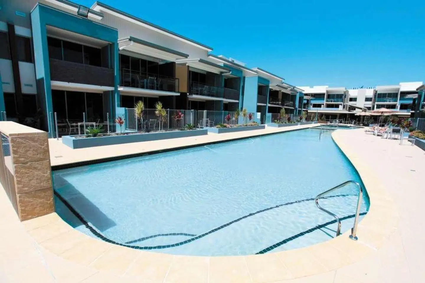 Ramada by Wyndham Hervey Bay OUTDOOR_POOL