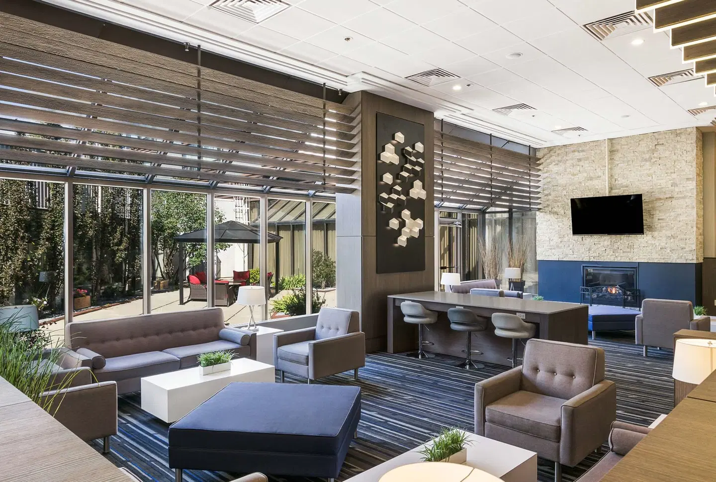 Best Western Premier Calgary Plaza Hotel & Conference Centre LOUNGE_LOBBY