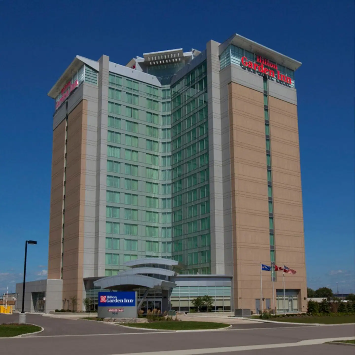 Hilton Garden Inn Toronto Airport EXTERIOR
