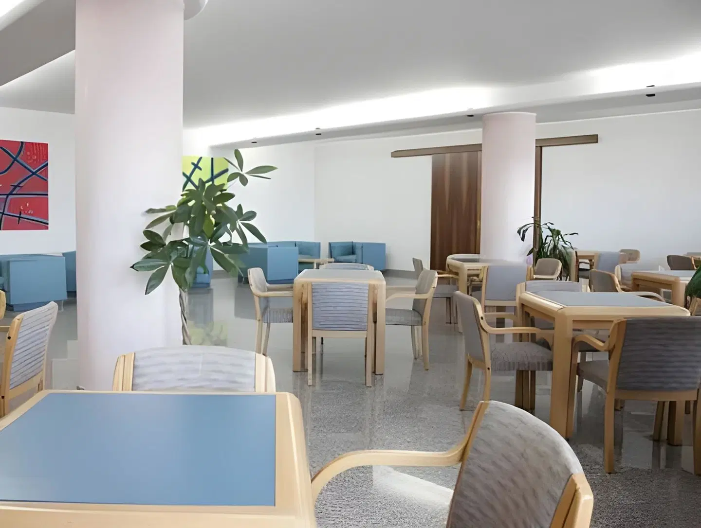 Mistral ROOM_EXAMPLE