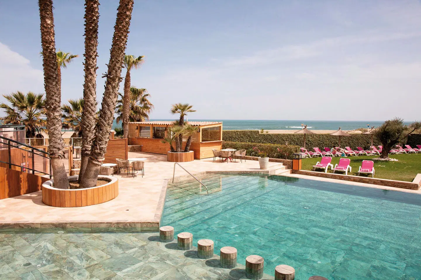 Les Flamants Roses OUTDOOR_POOL