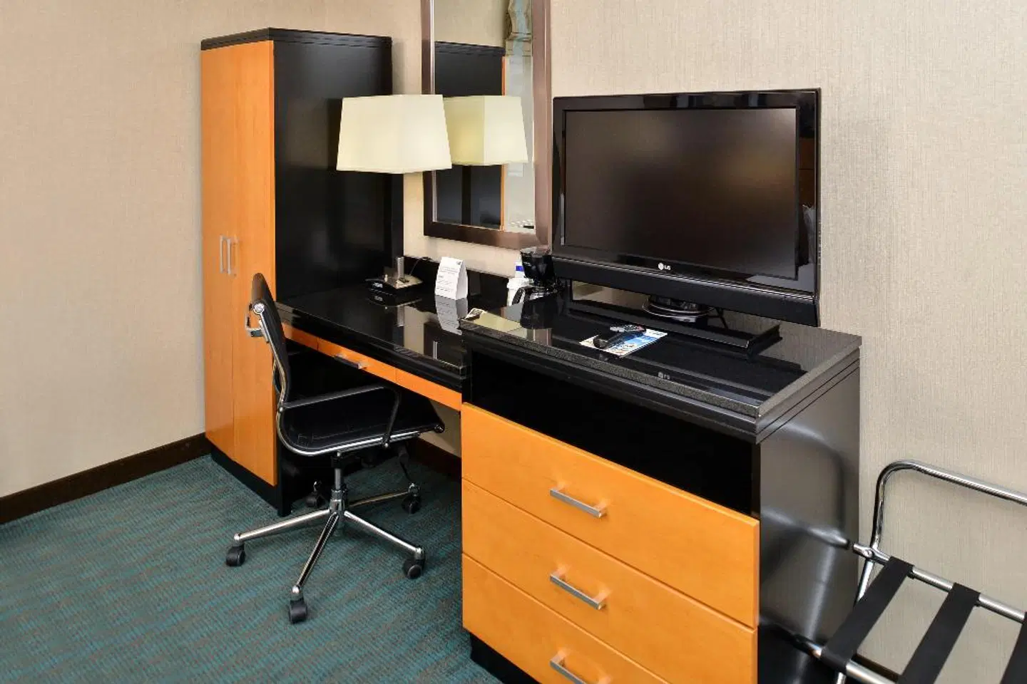 Holiday Inn Express Kennedy Airport ROOM_EXAMPLE