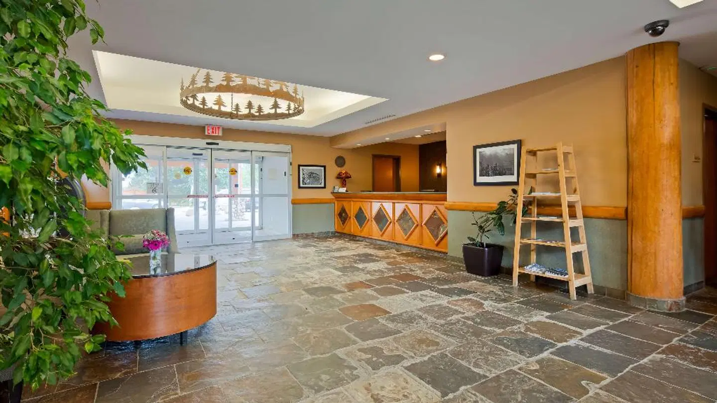 BEST WESTERN PLUS Valemount Inn & Suites LOUNGE_LOBBY