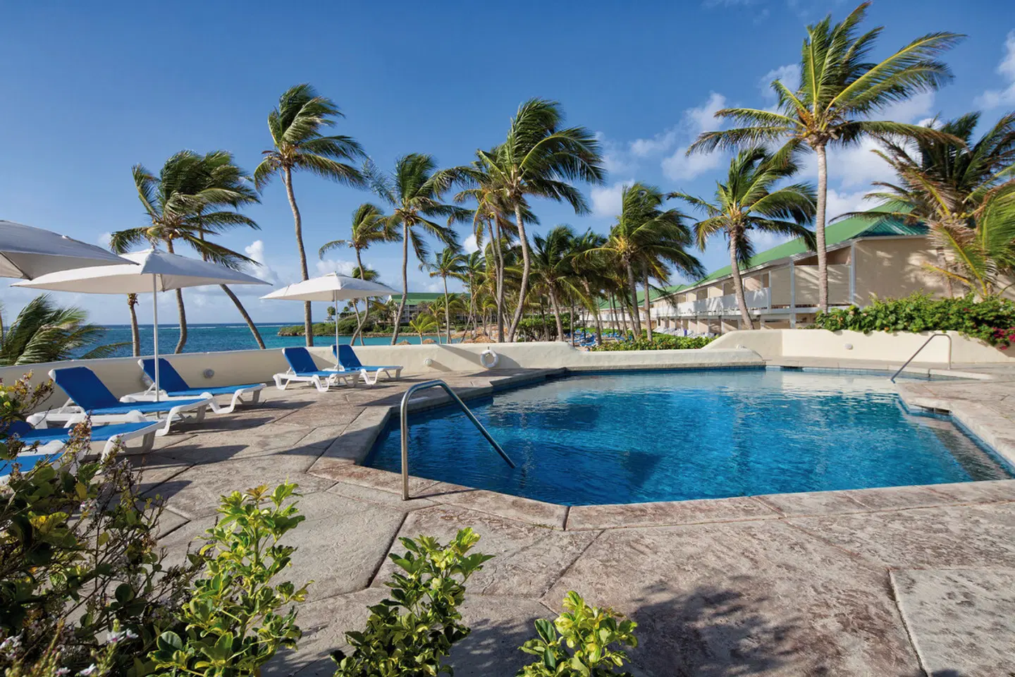 St. James's Club & Villas OUTDOOR_POOL