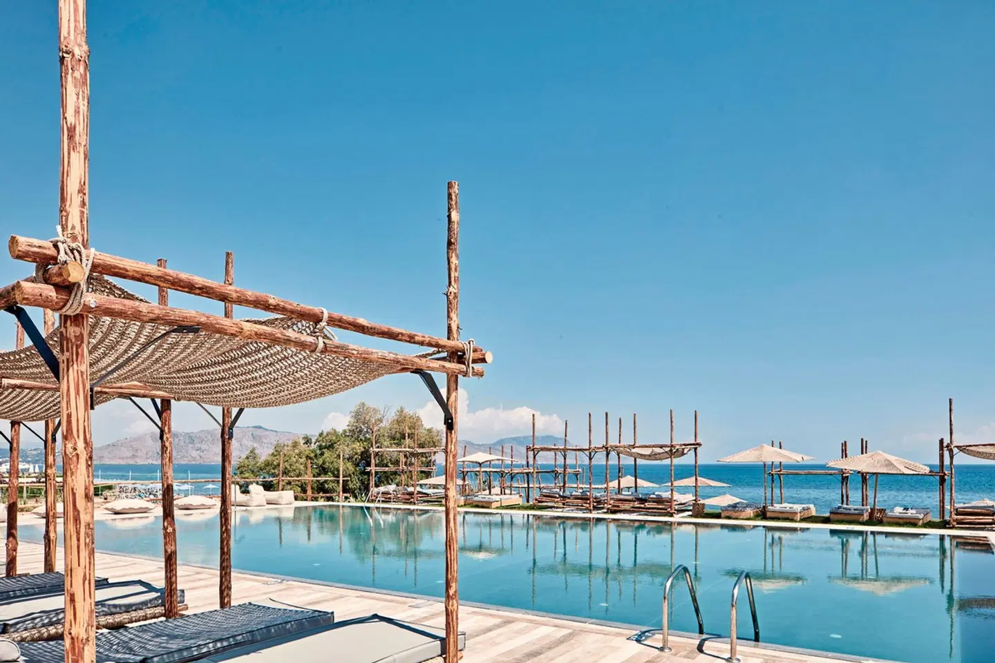 Kimpton La Mer Resort & Spa OUTDOOR_POOL