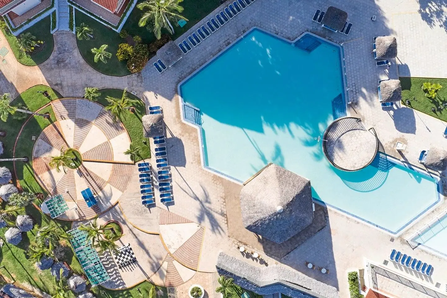 Bella Costa OUTDOOR_POOL