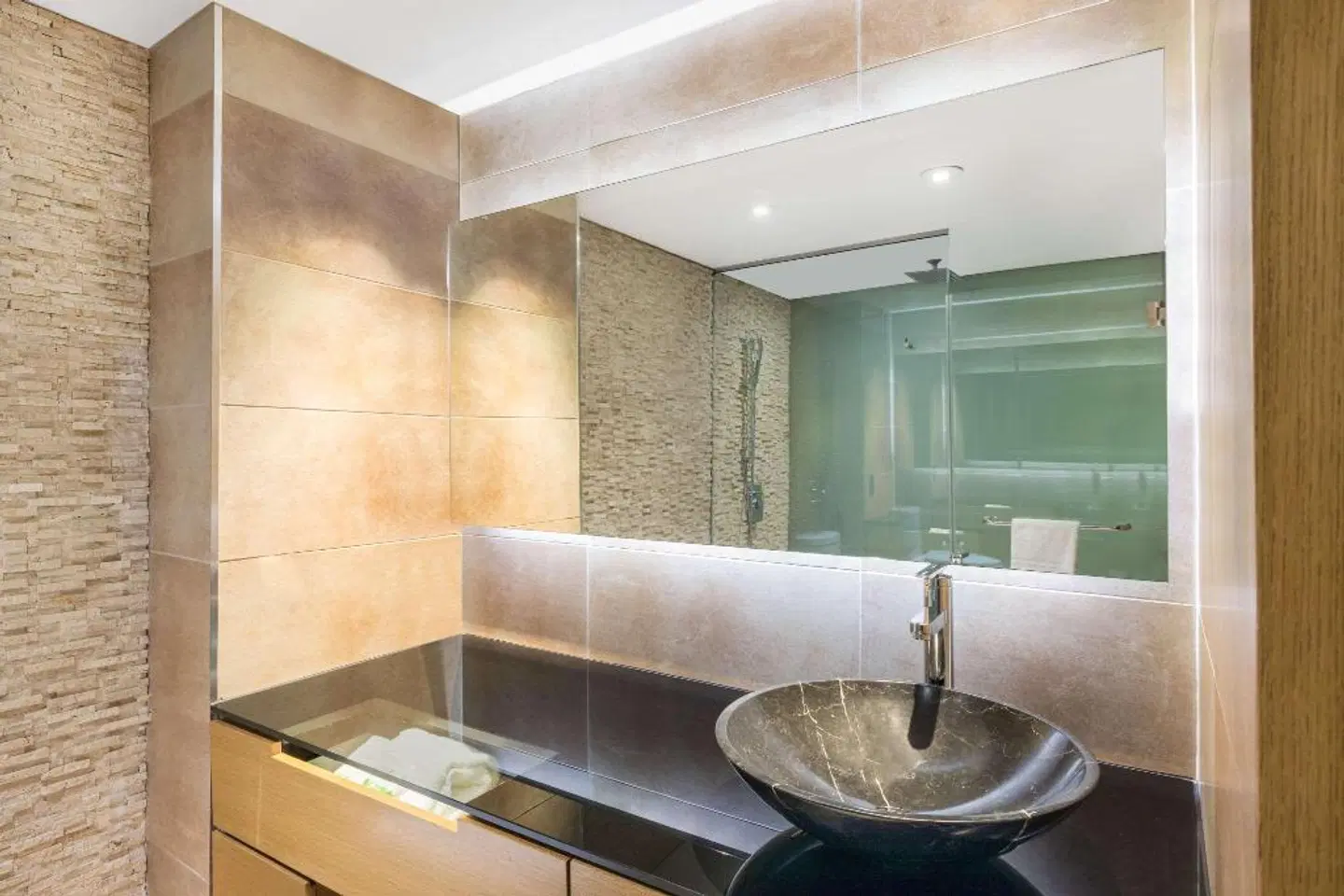 Ramada Hotel Prince George Badezimmer