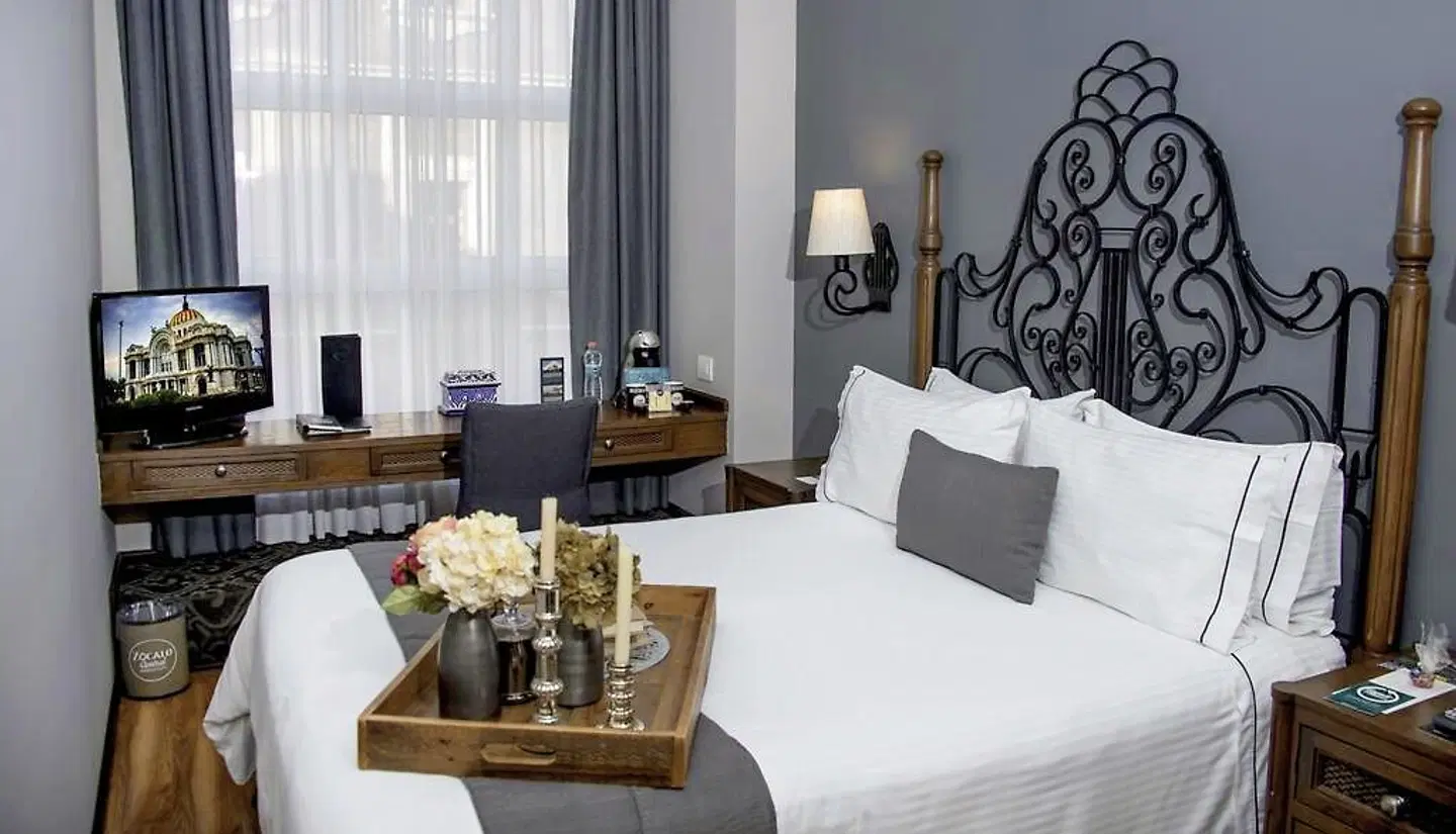 Zócalo Central ROOM_EXAMPLE