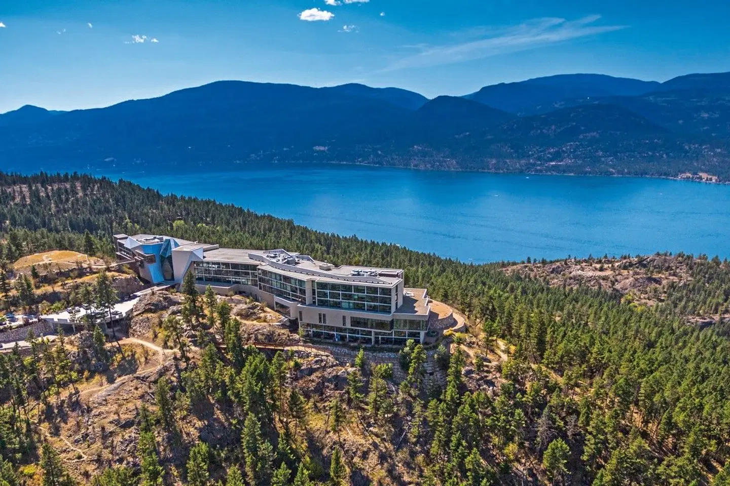 Sparkling Hill Resort LANDSCAPE