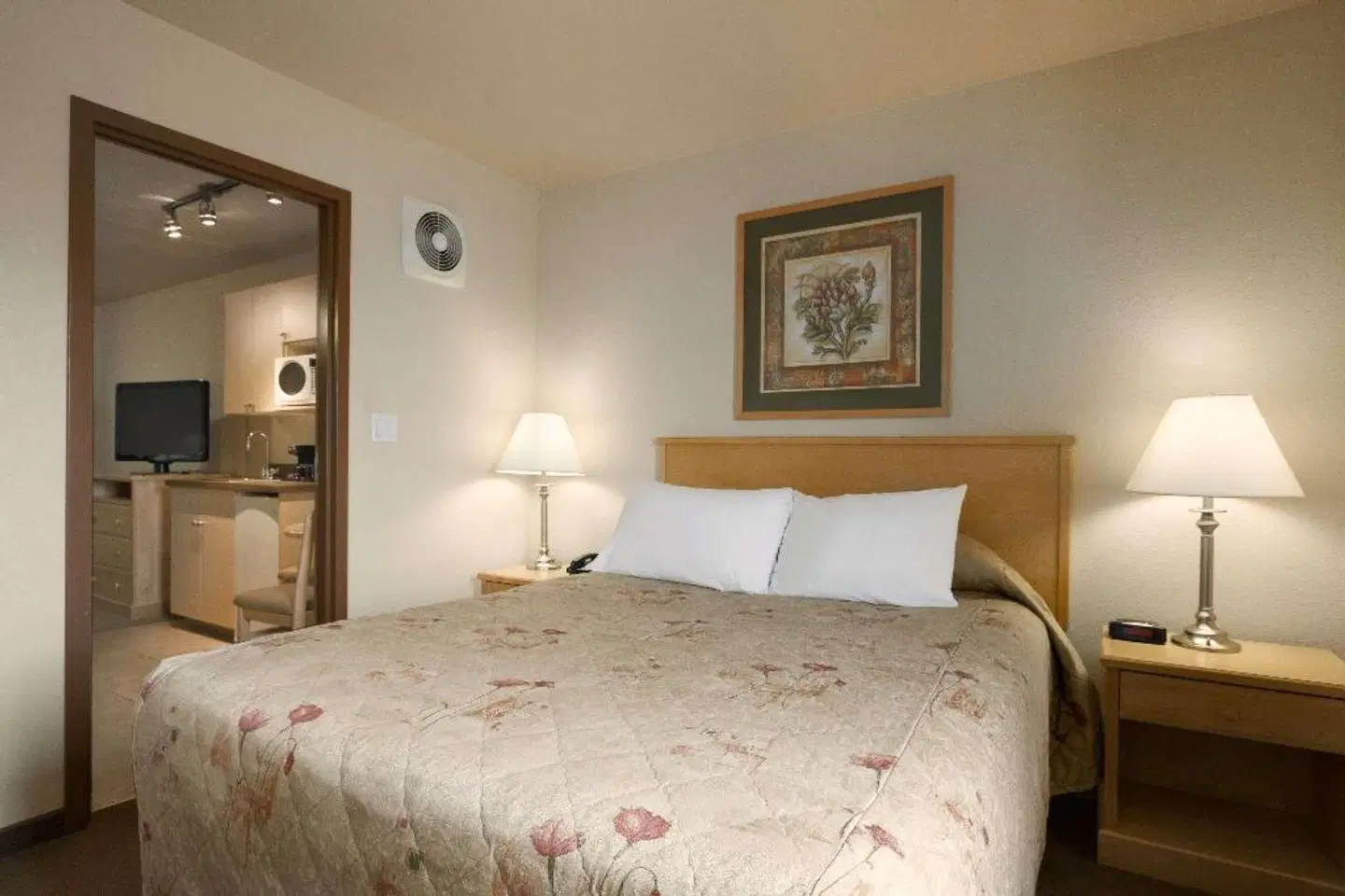 Super 8 by Wyndham Dawson Creek ROOM_EXAMPLE