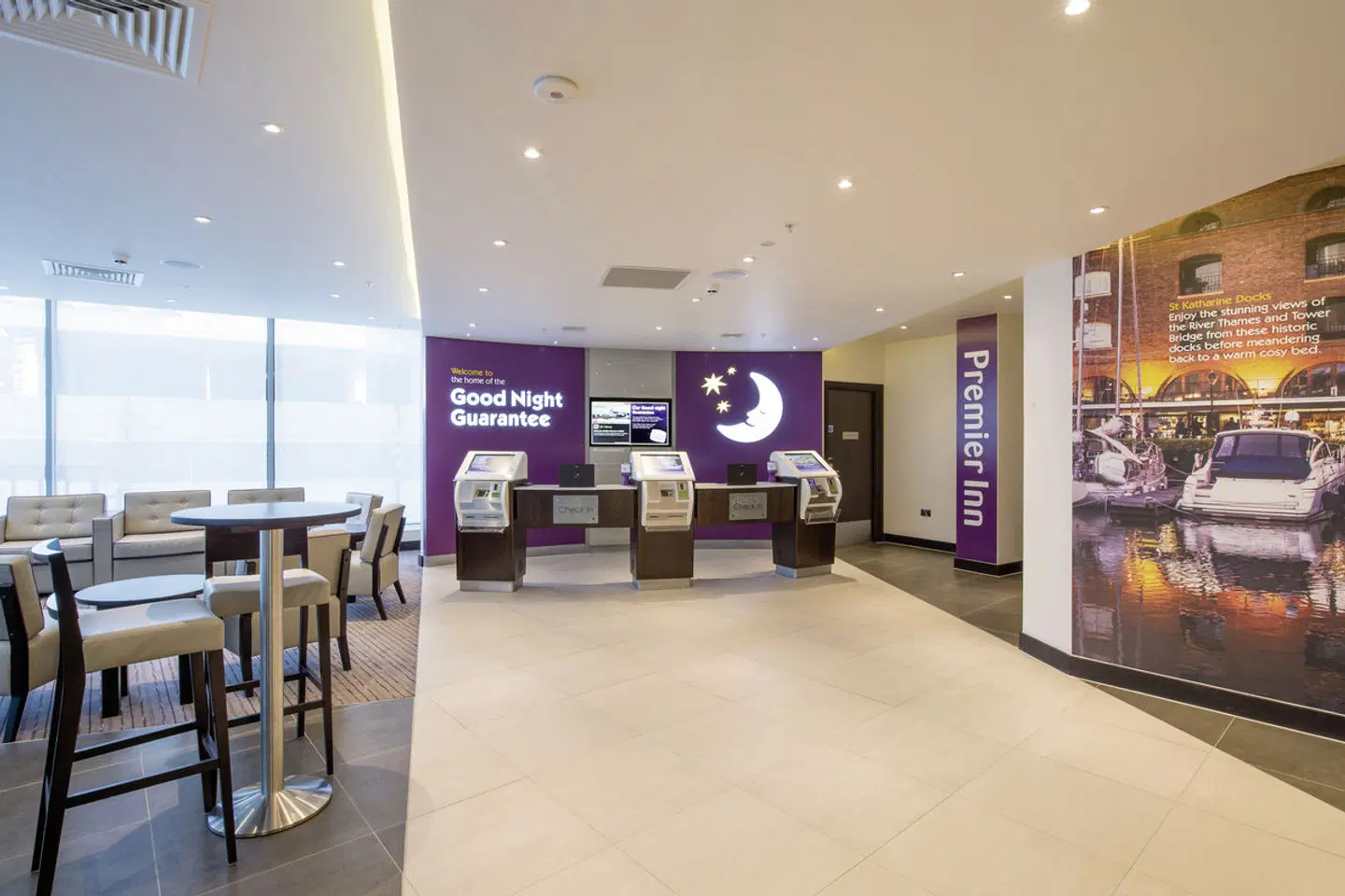 Premier Inn London City (Aldgate) Hotel Bar