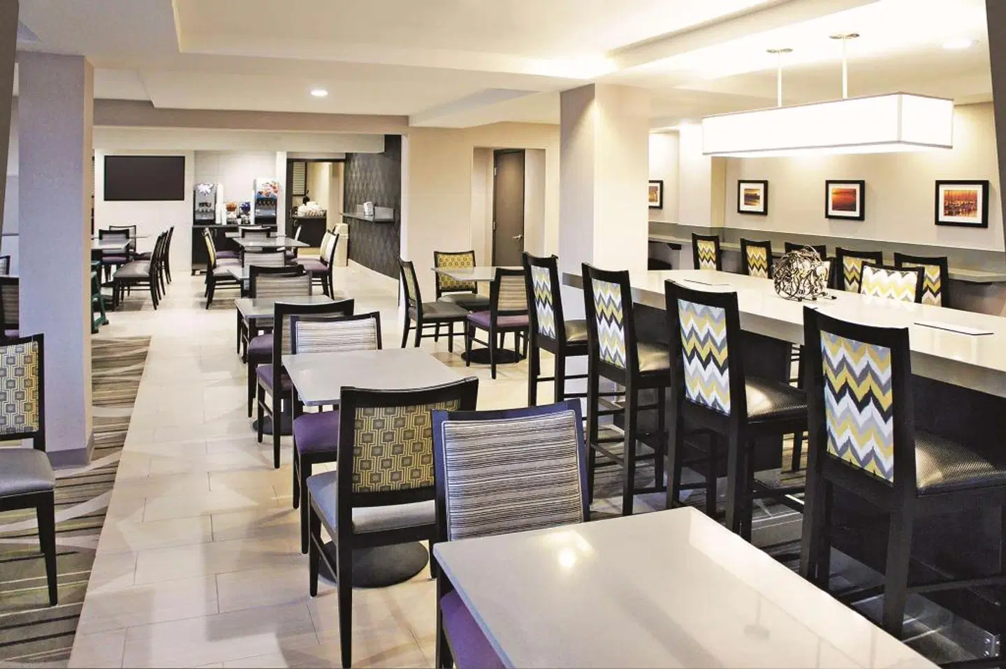 La Quinta Inn & Suites San Diego SeaWorld Zoo Area Bar