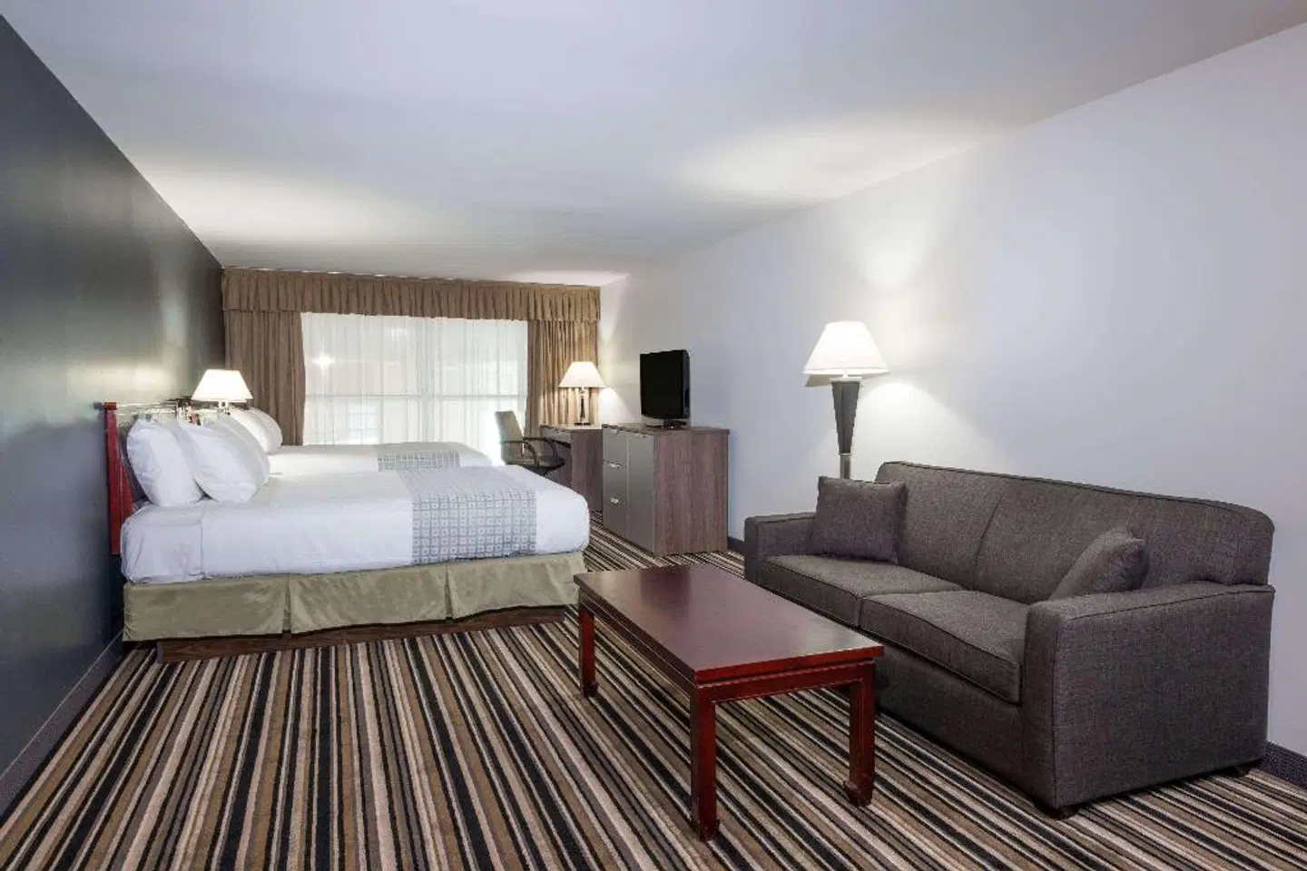 Super 8 by Wyndham Downtown Toronto ROOM_EXAMPLE