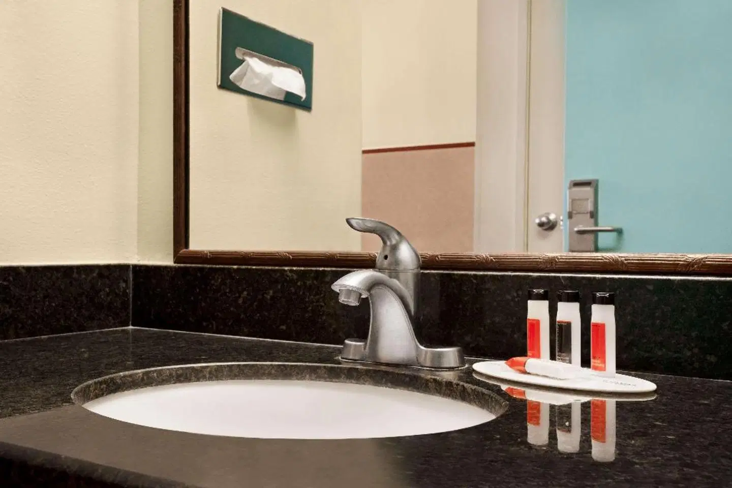 Baymont by Wyndham Florida City Badezimmer