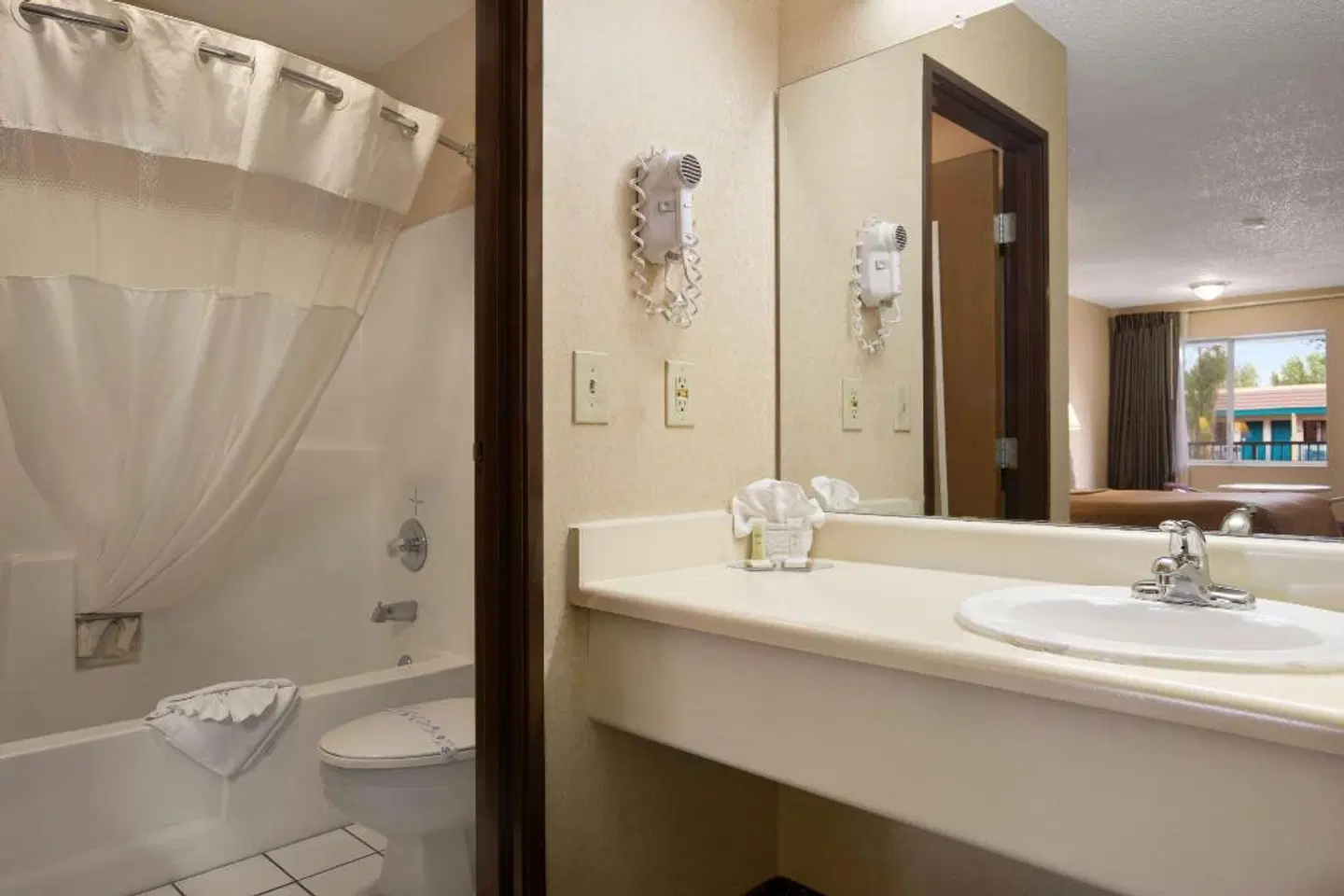 Howard Johnson Flagstaff Badezimmer