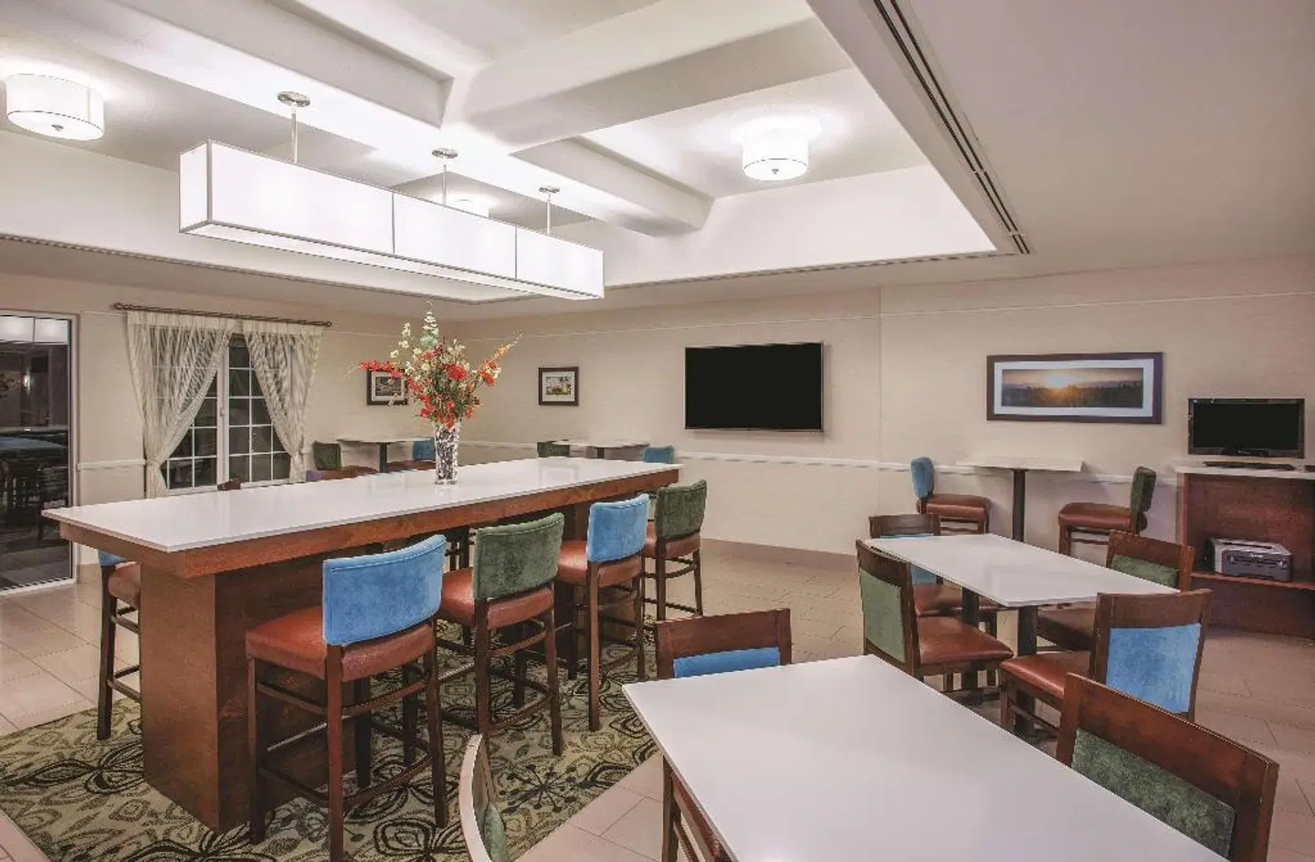La Quinta Inn & Suites by Wyndham Bakersfield North Bar