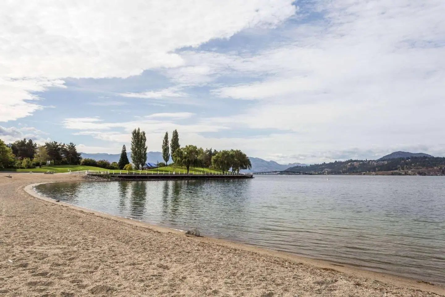 Super 8 by Wyndham Kelowna BC Strand