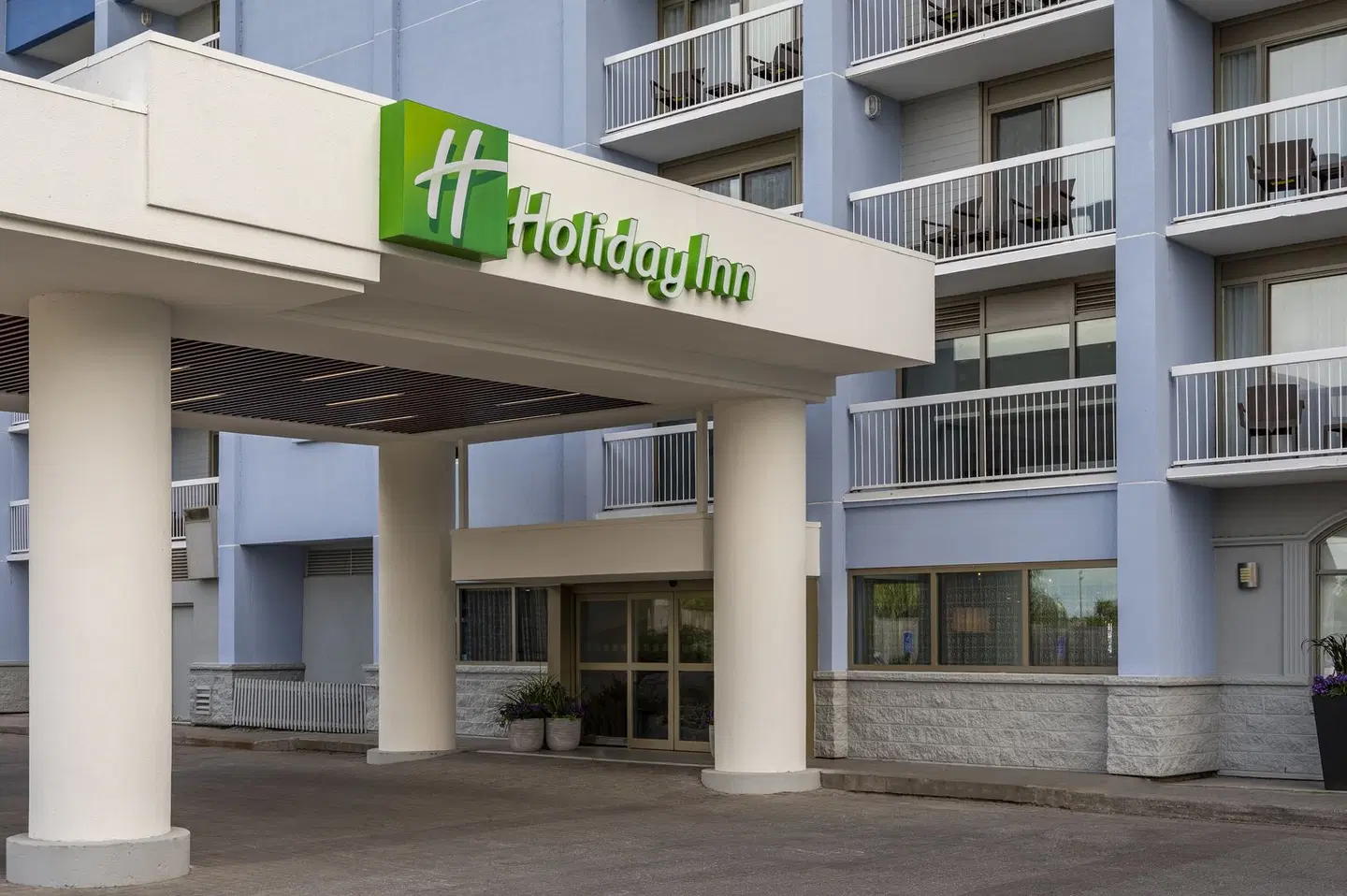 Holiday Inn Kingston - Waterfront EXTERIOR
