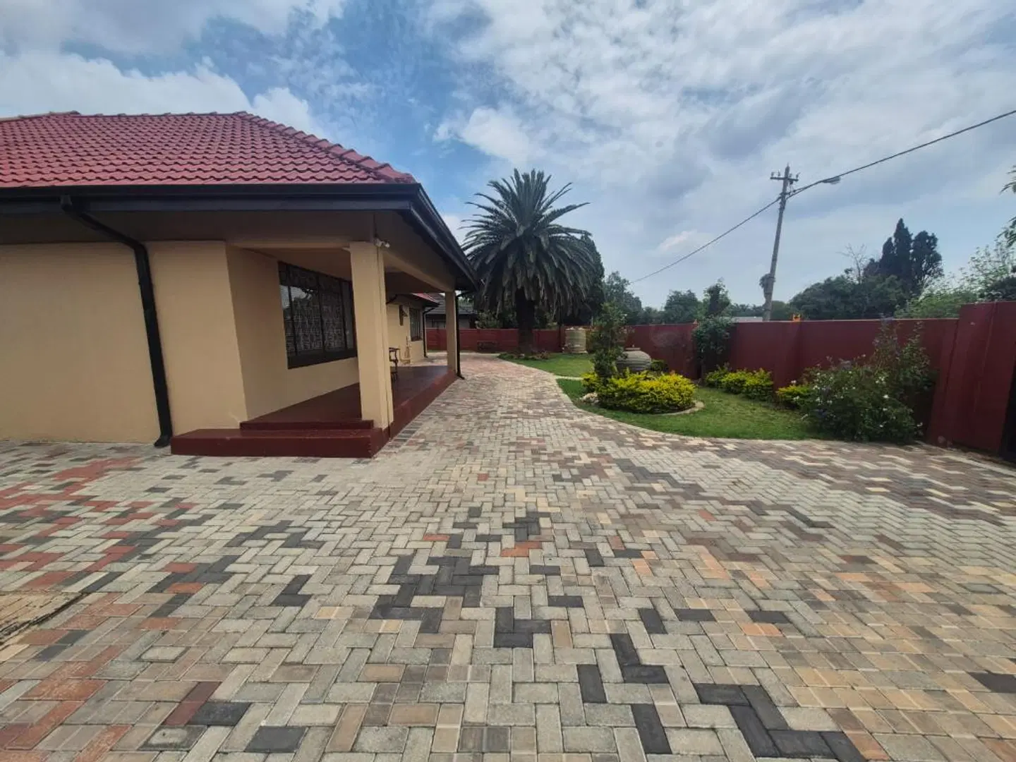 Ithonsi Guesthouse EXTERIOR