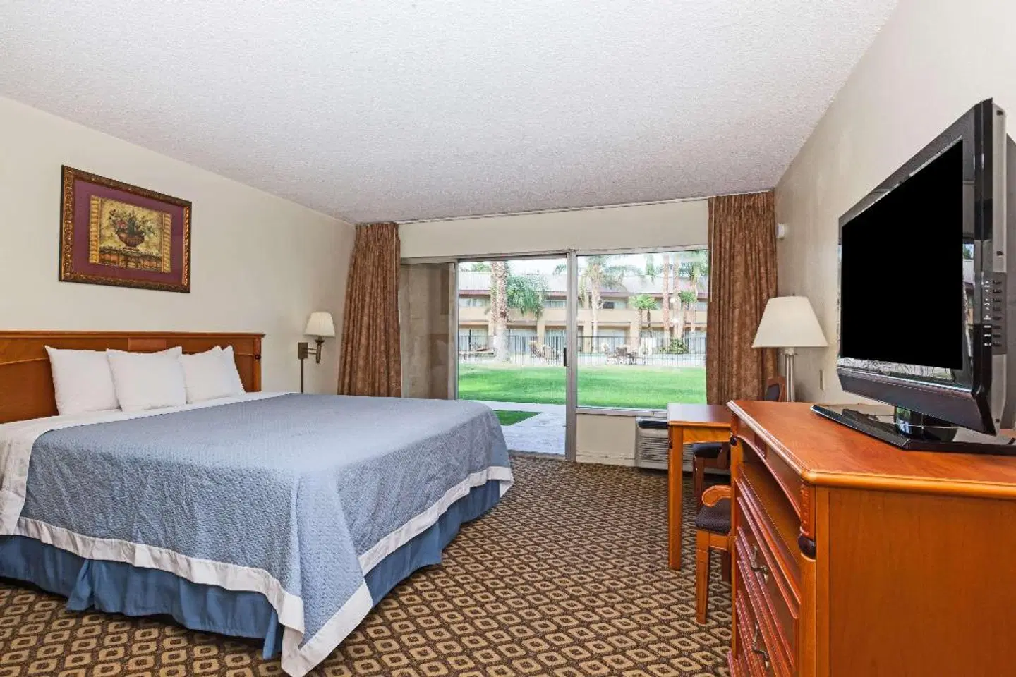 Days Inn by Wyndham Bakersfield ROOM_EXAMPLE