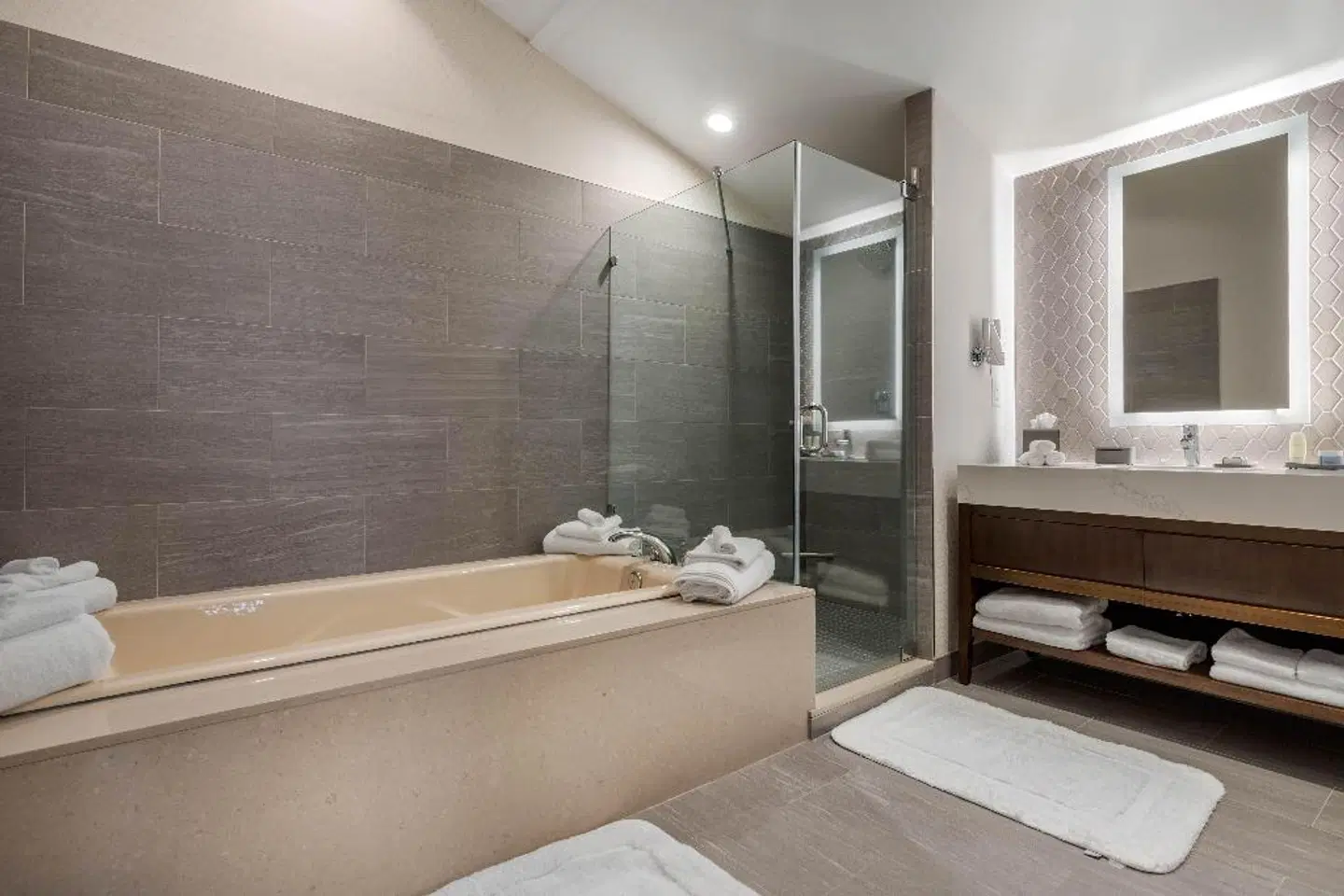 Omni Charlotte Badezimmer