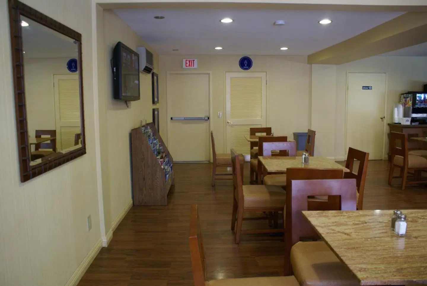 Days Inn by Wyndham San Diego Near Sea World ROOM_EXAMPLE